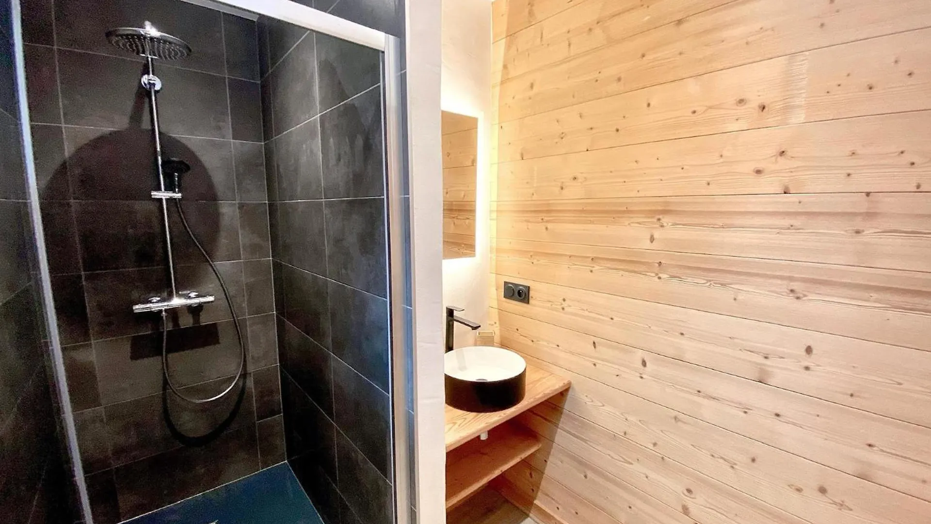 Chalet Renove, 10 Personnes, 5 Chambres - Ch14 Beaufort  France